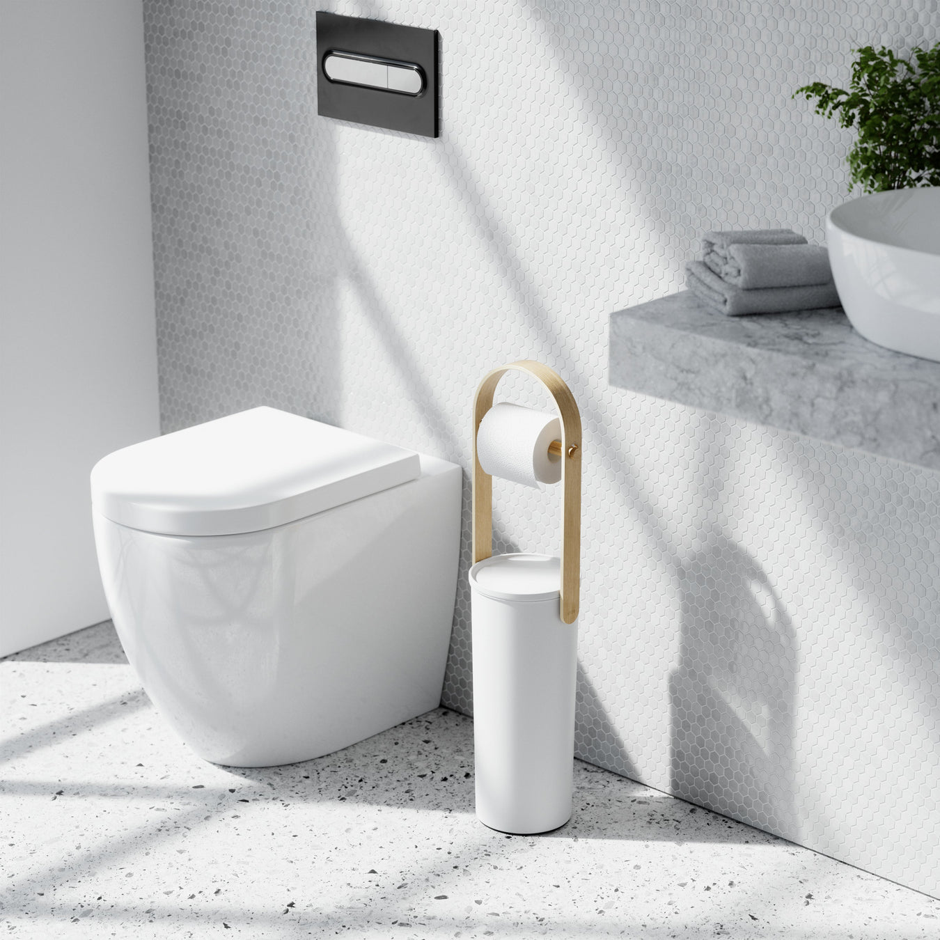 Toilet paper holders collection – Umbra Bellwood freestanding and wall-mount toilet paper holders and stands in black, walnut and chrome