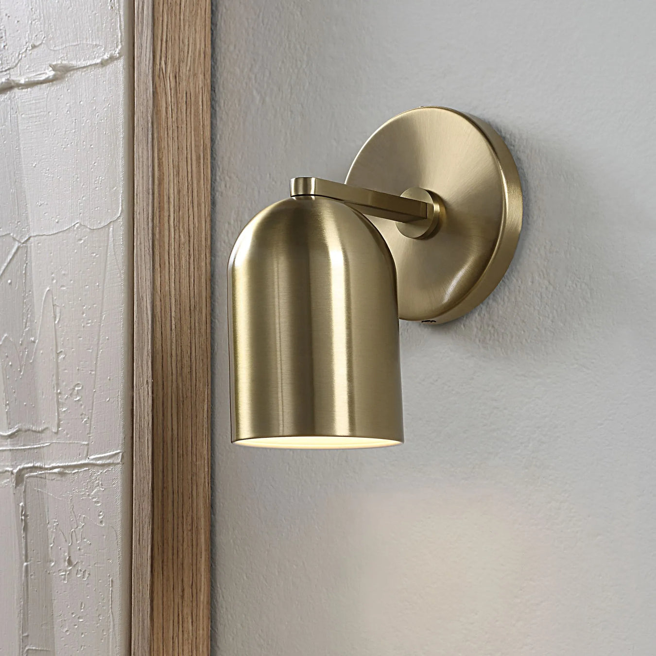 Wall sconces collection – Renwil picture lights, dome sconces, cylinder sconces and reading wall lights for hallways and bedrooms