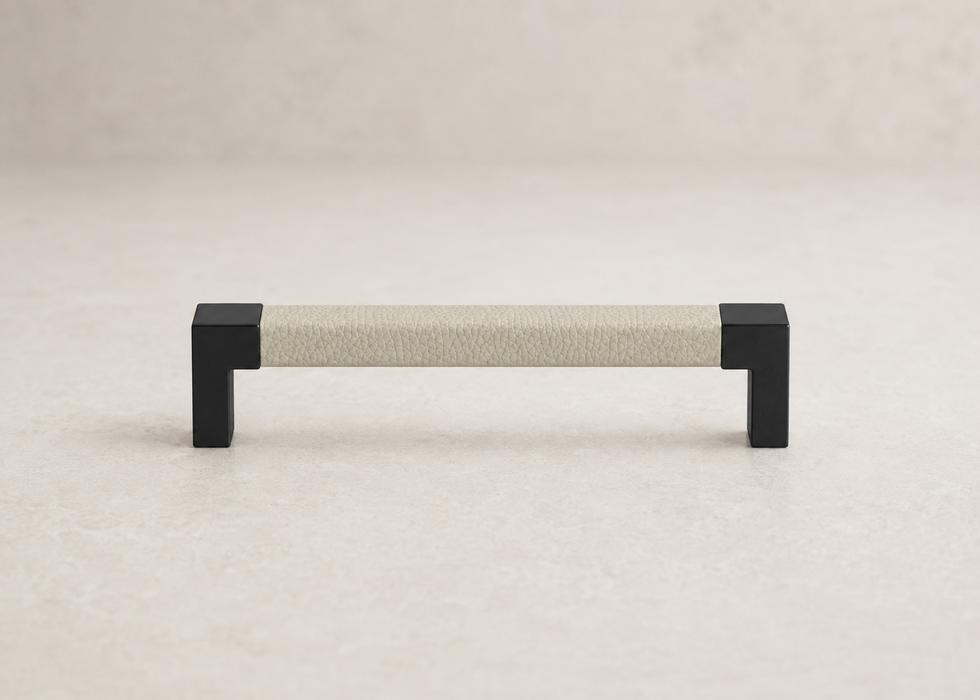 Häfele Elite Leather cabinet handle in black with Winter faux leather insert, 137 mm overall length and 128 mm centre-to-centre.