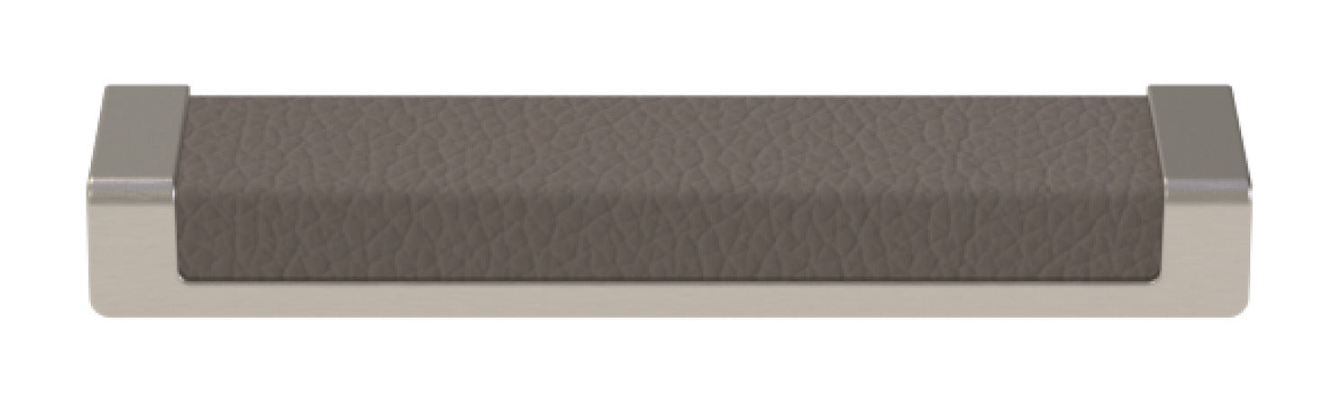 Häfele Elite Leather recessed cabinet handle in matte nickel with Pewter faux leather insert, 137 mm overall length and 128 mm centre-to-centre.